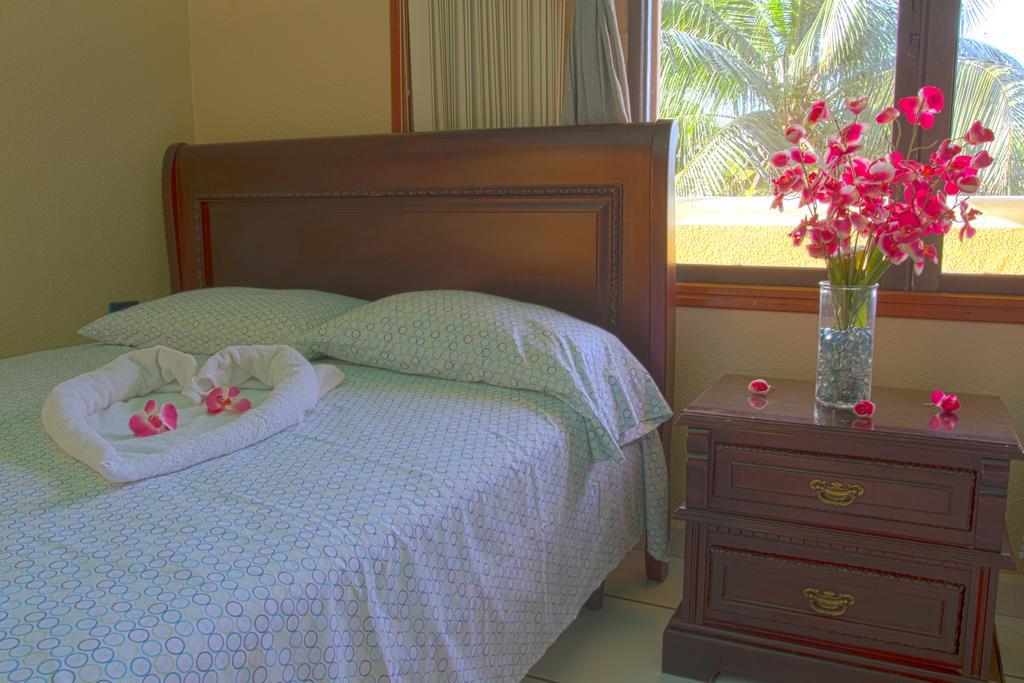 Sea Eye Hotel - Tropical Building Утіла Екстер'єр фото